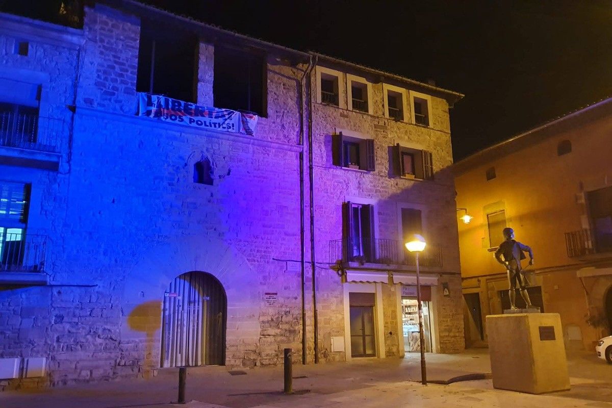 La Capella de Sant Andreu de Santpedor, de blau