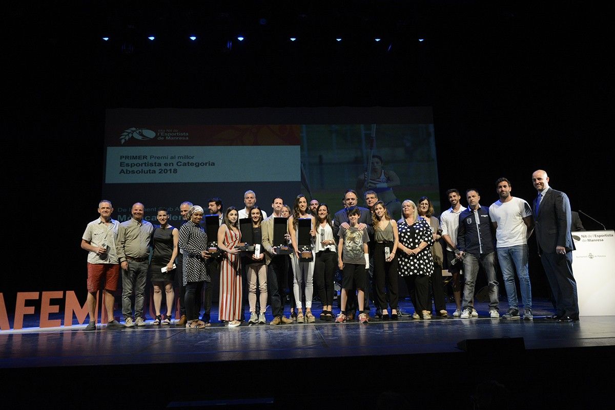 Foto dels guanyadors de les diferents categories de la Nit de l'Esportista