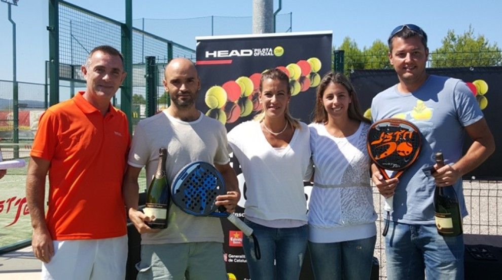 Xavi Noguera i Manel Cots  acompanyats per Joan Prat i la directora del torneig, Elisa Gil.