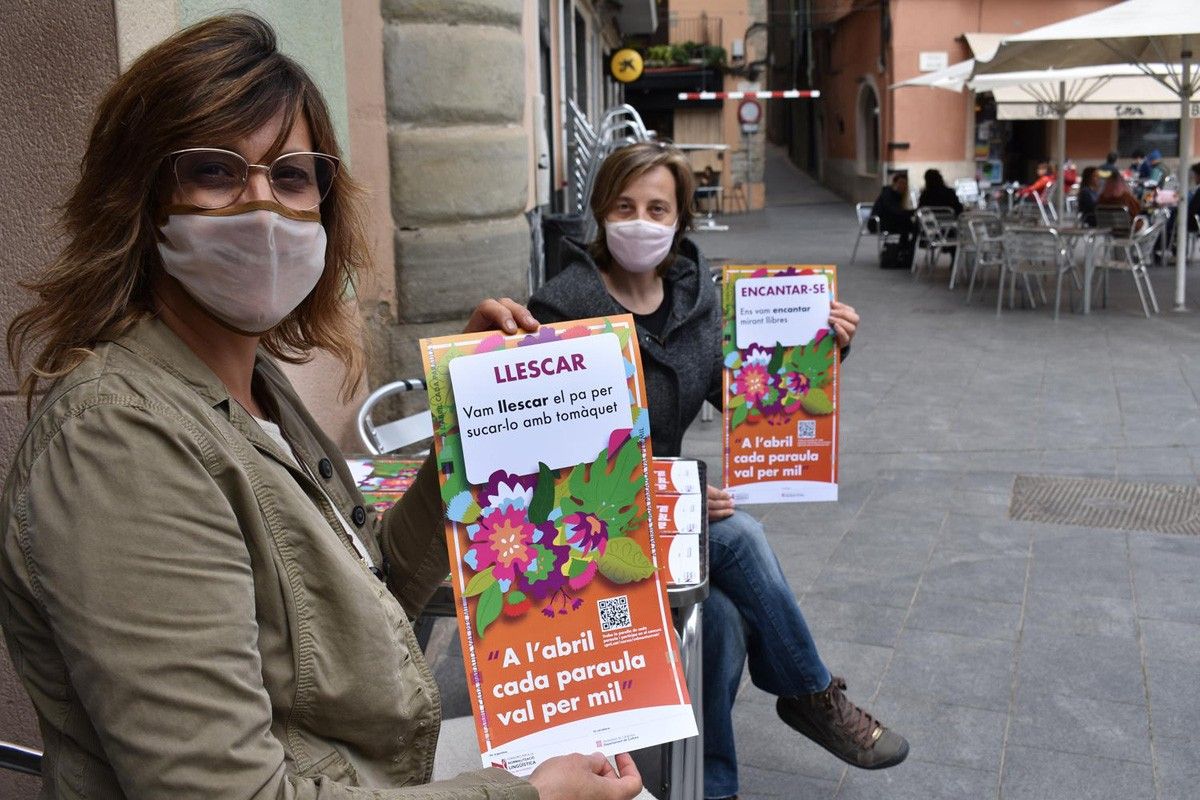 Núria Masgrau i Alba Llobet presentant la campanya