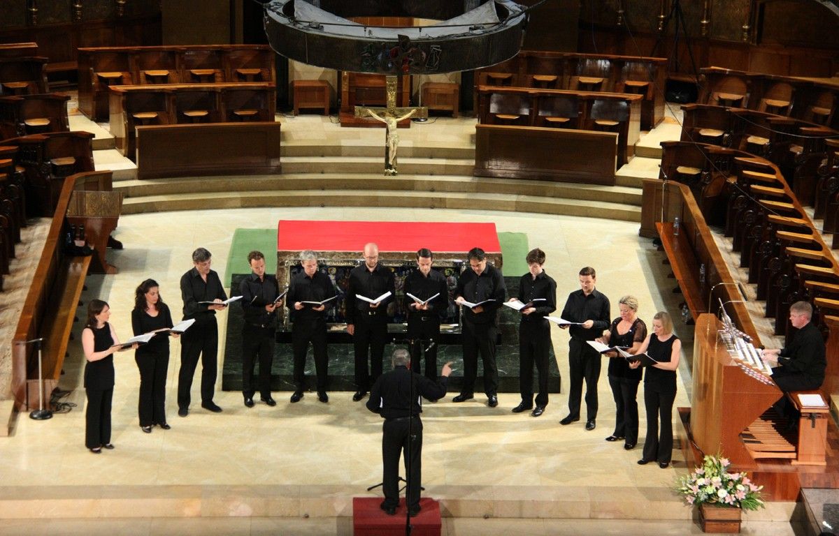 El Bride's Choir de Londres en la seva actuació a la Basílica de Montserrat