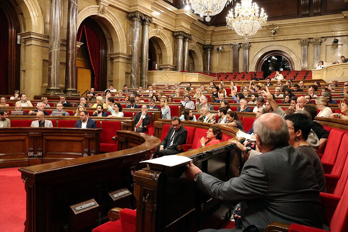 El Parlament de la votació de les esmenes a proposició de llei de creació de la comarca del Lluçanès