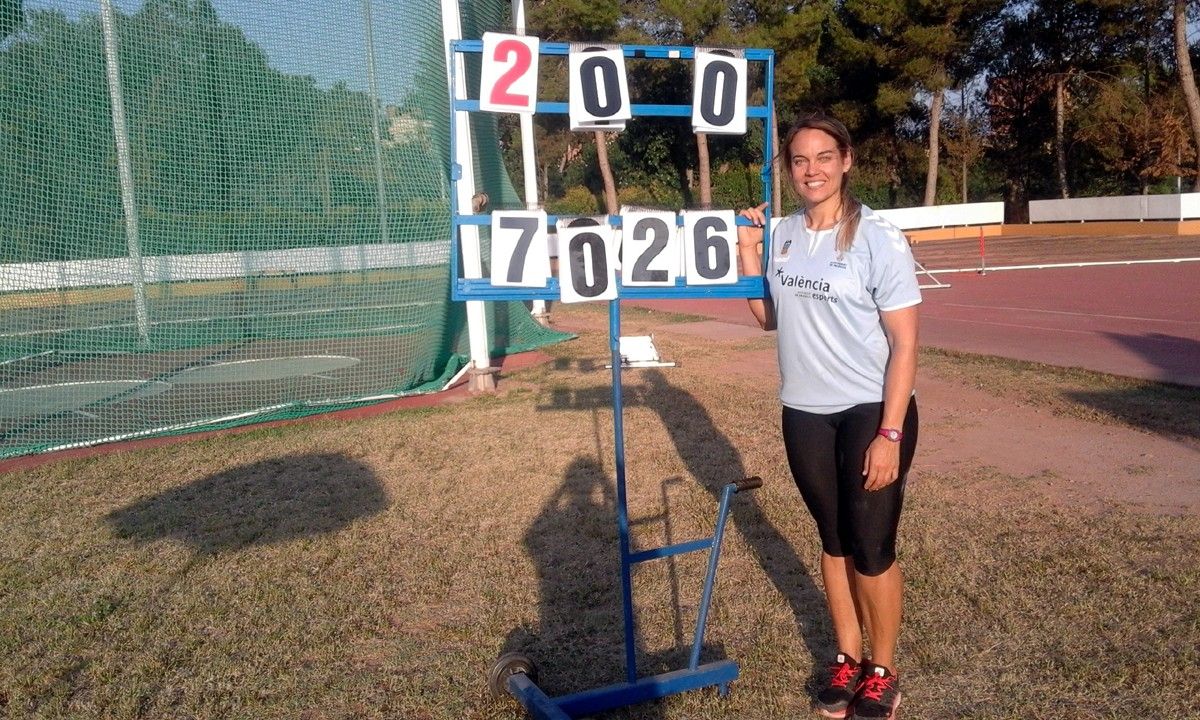Berta Castells amb la seva millor marca de 70,26m
