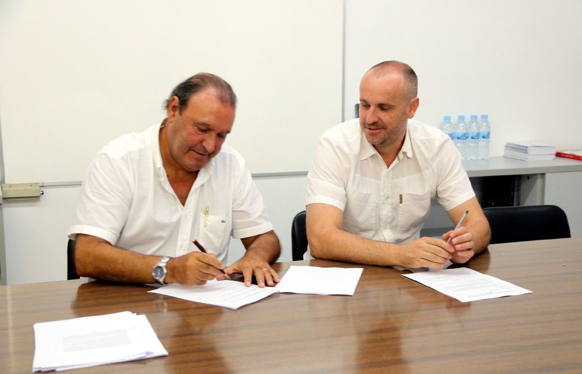 El president del Gremi de Constructors a Manresa, Josep Alias, i el responsable de l'empresa Gestora de Runes del Bages, Jordi Fargas