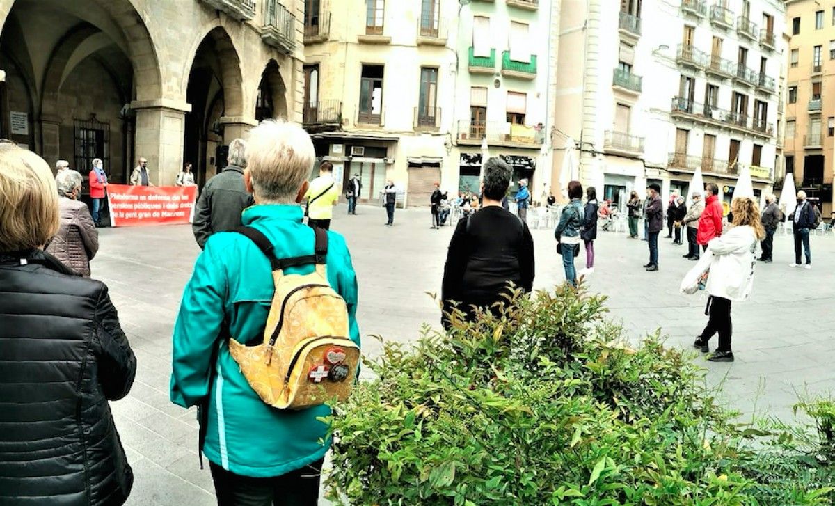 La Plataforma de la gent gran en una imatge d'arxiu d'una assemblea a la plaça Major