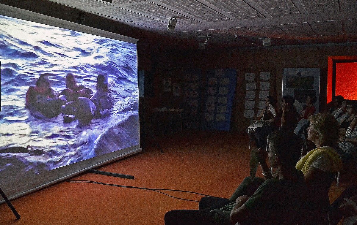 Imatge de la projecció del documental «Astral» com a cloenda de l'exposició itinerant «Refugiats»