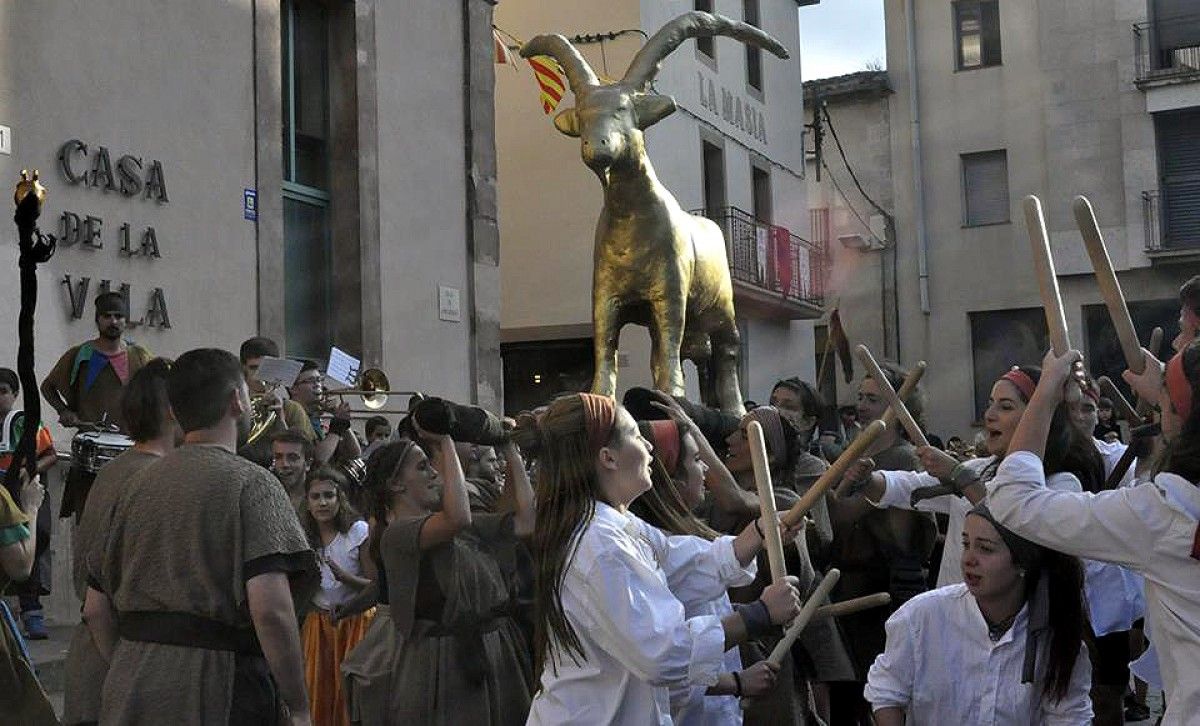 La Cabra d'Or a la plaça de l'Ajuntament de Moià