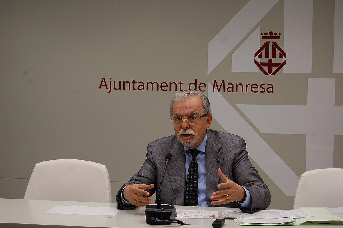 El regidor d'Hisenda, Josep Maria Sala, presenta la proposta d'ordenances fiscals 2017