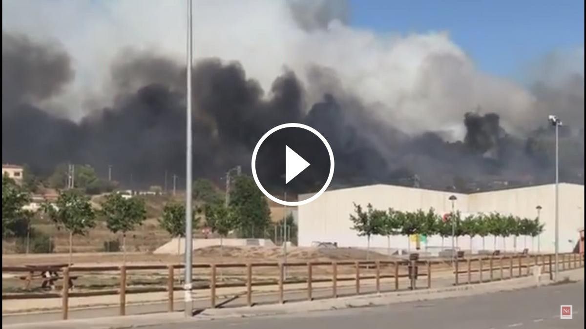 VÍDEO Imatges de l'incendi gravades des del polígon afectat