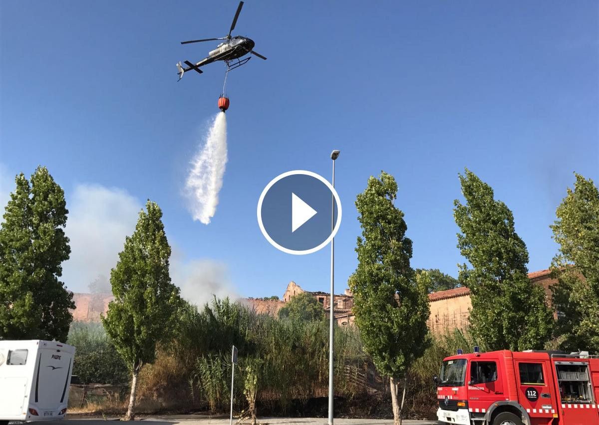 VÍDEO Els Bombers bombardegen amb aigua l'incendi de Manresa