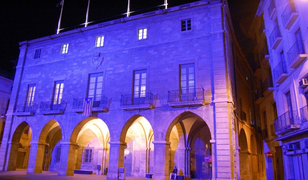 L'Ajuntament de Manresa es tornarà a il·luminar en blau