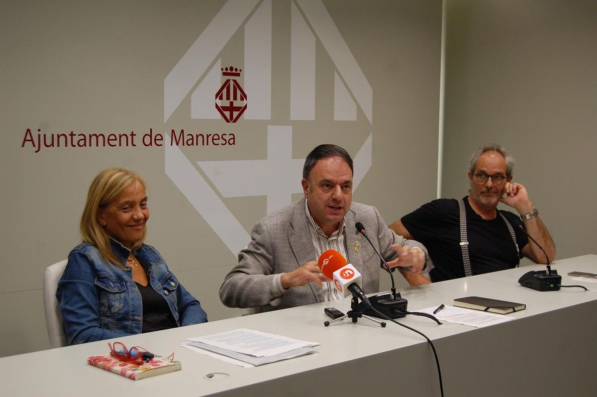 Neus Comellas, Valentí Junyent i Joan Orriols durant la roda de premsa