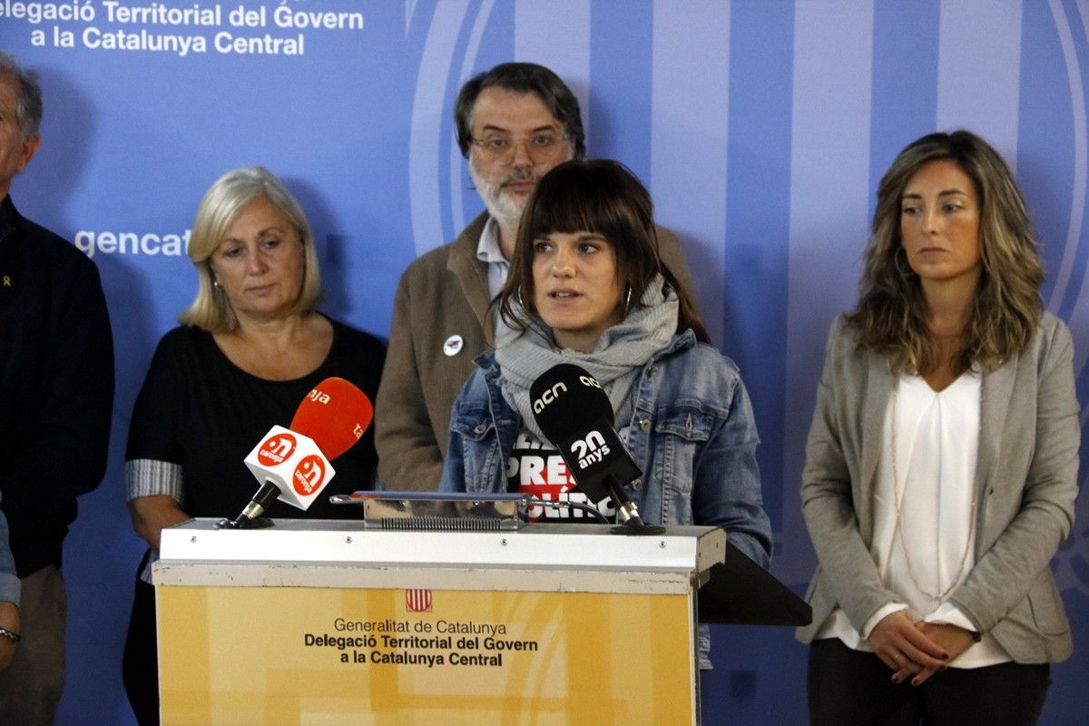 Alba Camps durant la declaració institucional a Manresa