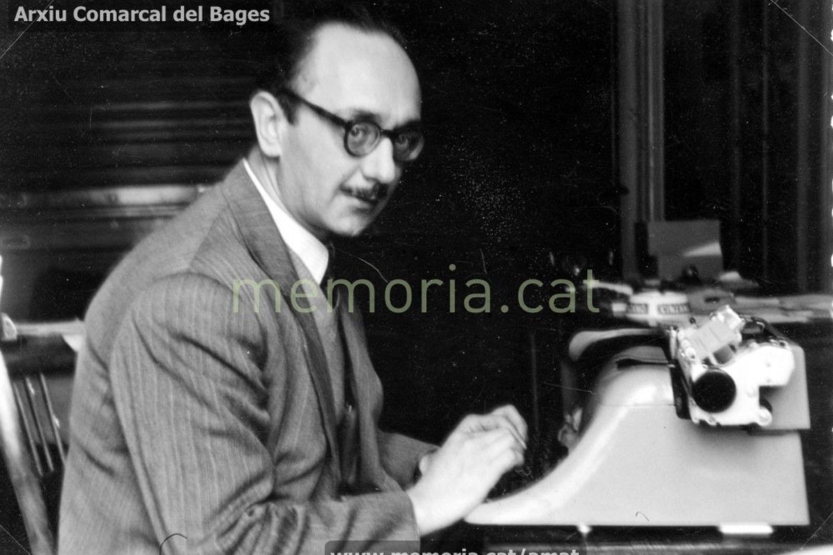 Joaquim Amat-Piniella, l’any 1955, al despatx de l'empresa on treballava