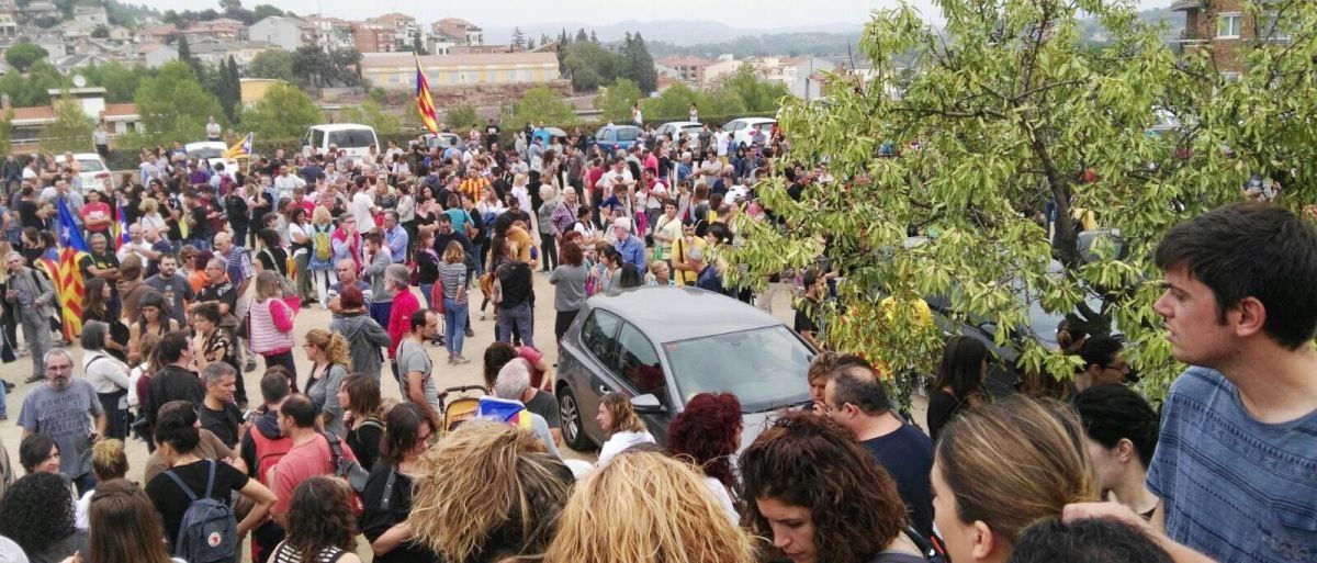 Milers de persones van marxar a Sant Joan en defensa de les llibertats de Catalunya