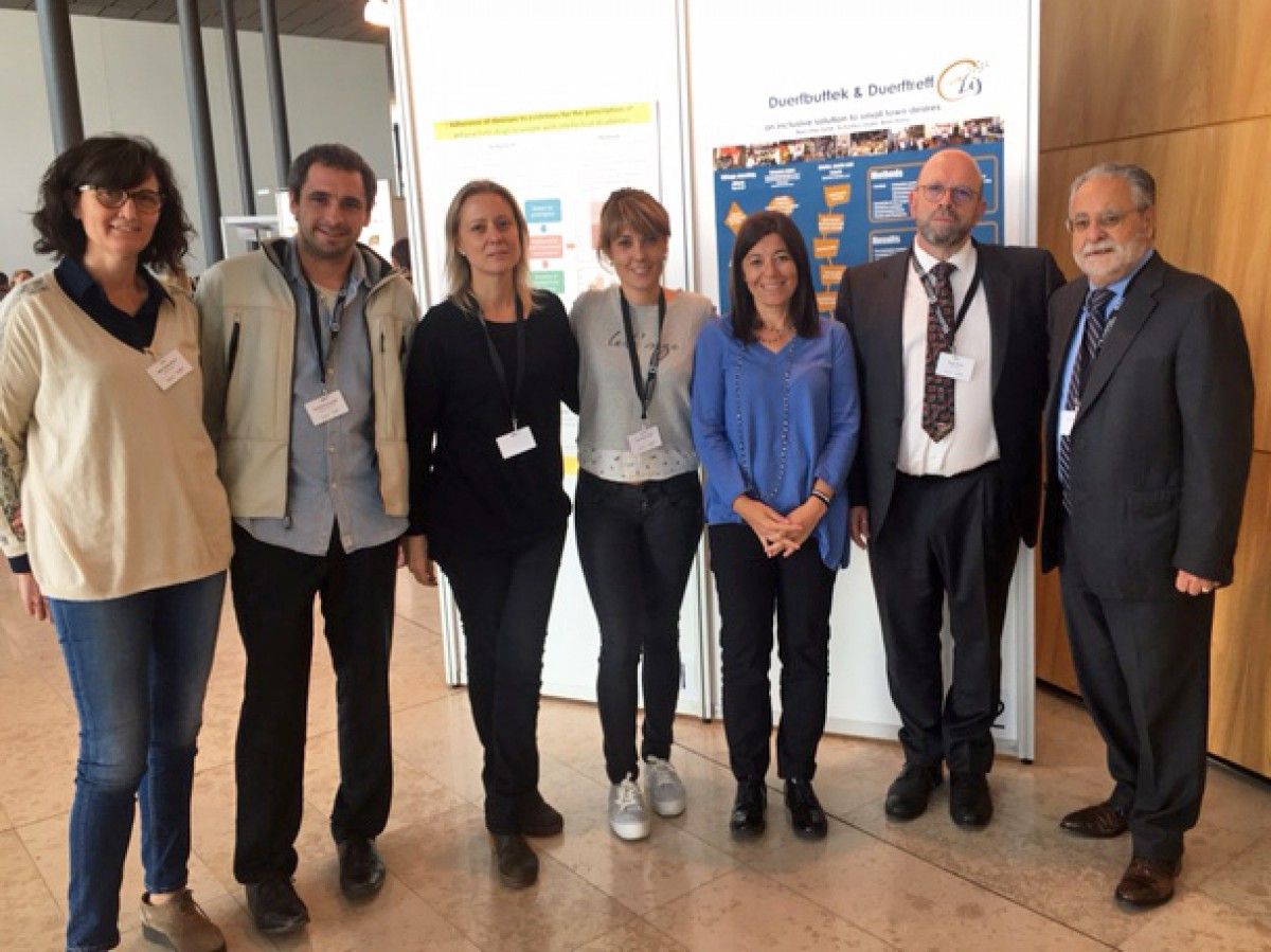 Professionals d'Ampans i Althaia que va participar en l'11è Congrés de Salut Mental en la Discapacitat Intel·lectual celebrat a Luxemburg, junt amb el Dr. Roger Banks
