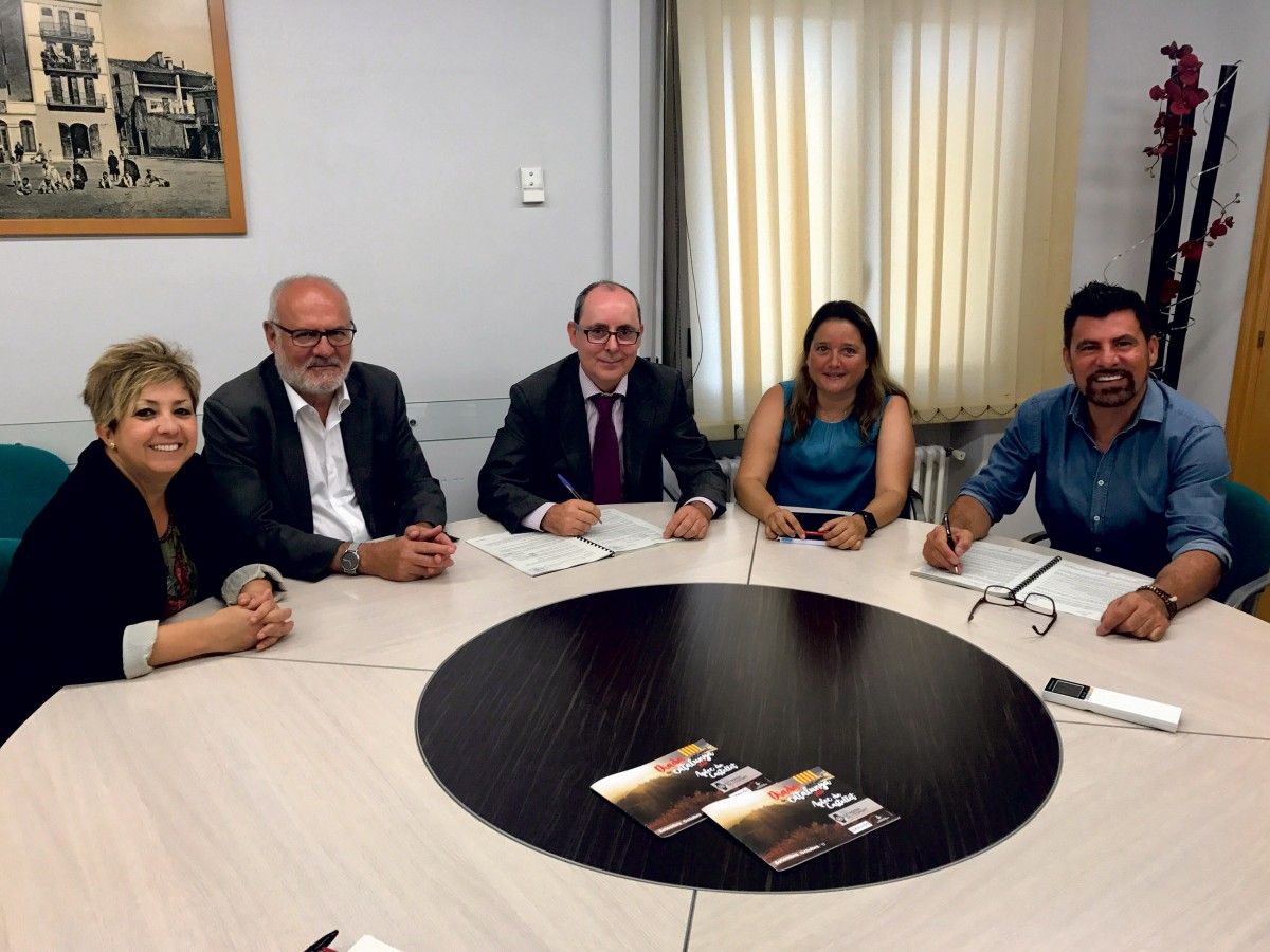 Signatura del conveni entre Ajuntament de Sant Vicenç i Acciona Aigua