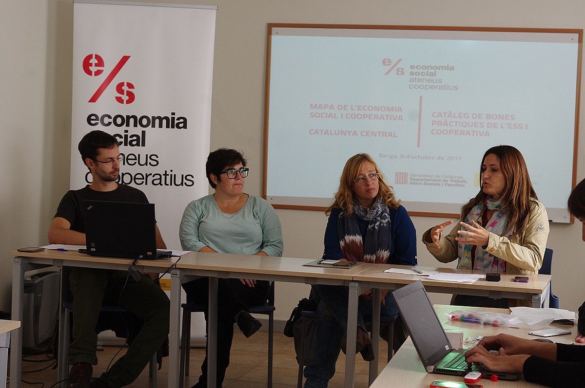 Presentació feta per l'Ateneu Cooperatiu de la Catalunya Central