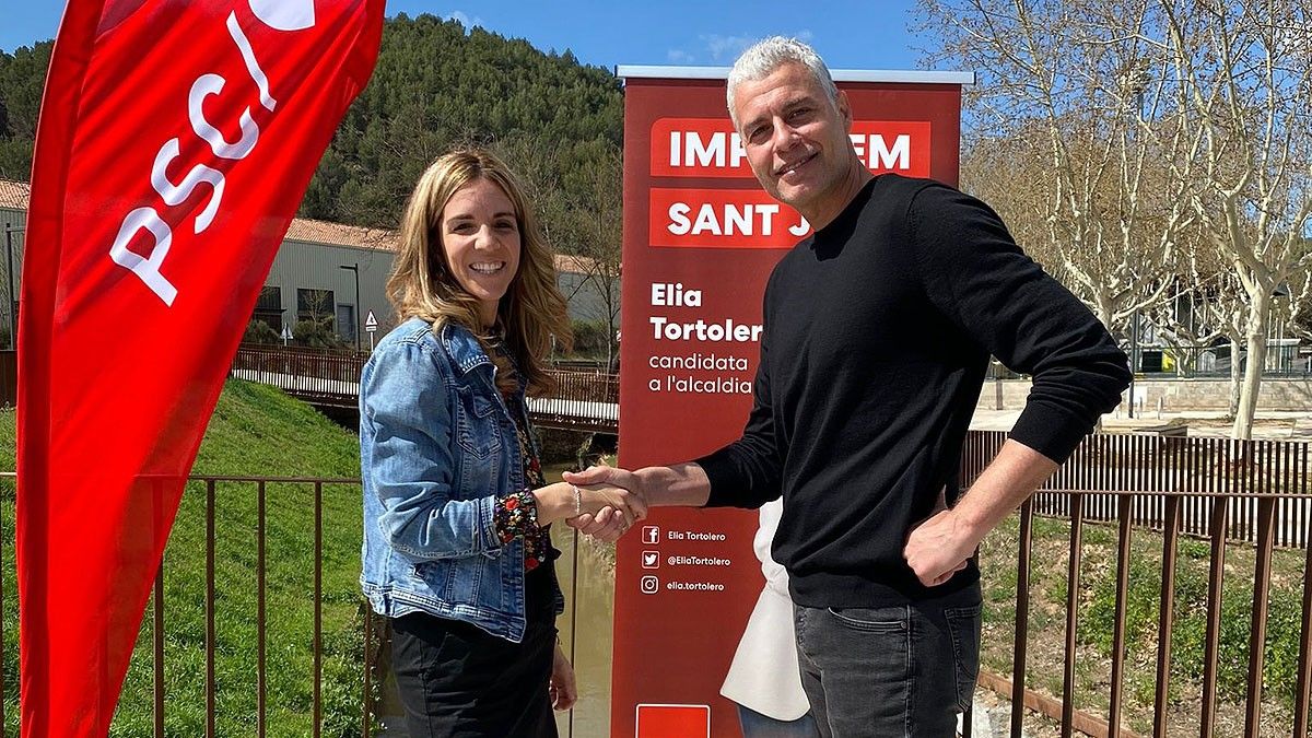 Elia Tortolero amb Román Montañez a la zona esportiva de Sant Joan de Vilatorrada