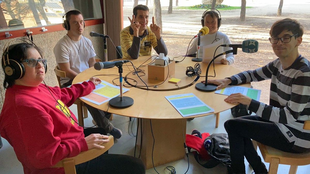 «Veïns» a Ràdio Sant Fruitós en directe aquest divendres passat