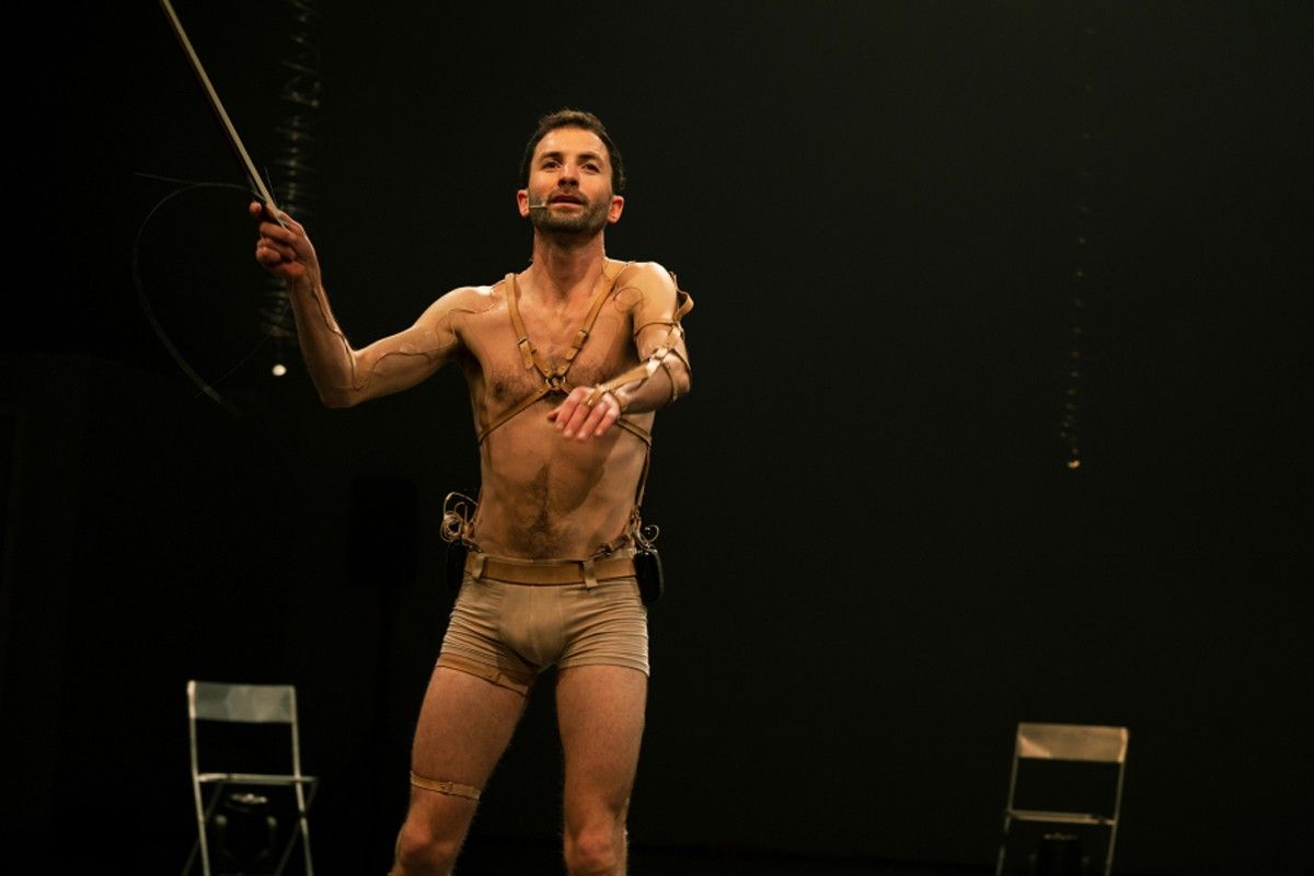 L'espectacle de l'austríac Simon Mayer està inclòs a l'abonament de dansa