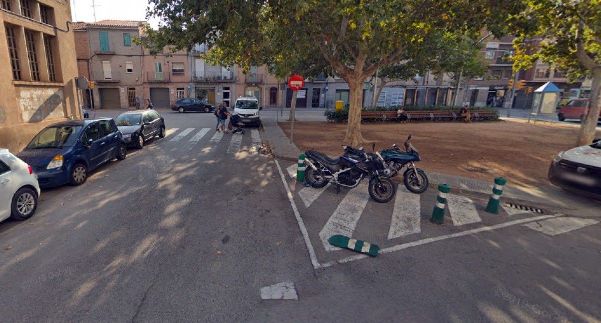 Cruïlla de la plaça Mallorca amb carrer Bisbe Torras i Bages