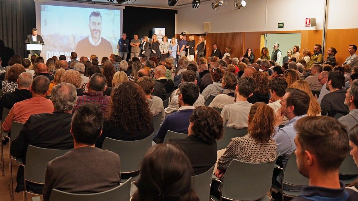 Aspecte de l'Auditori Maria Carme Grauvilardell de Sant Vicenç de Castellet durant l'acte de Junts