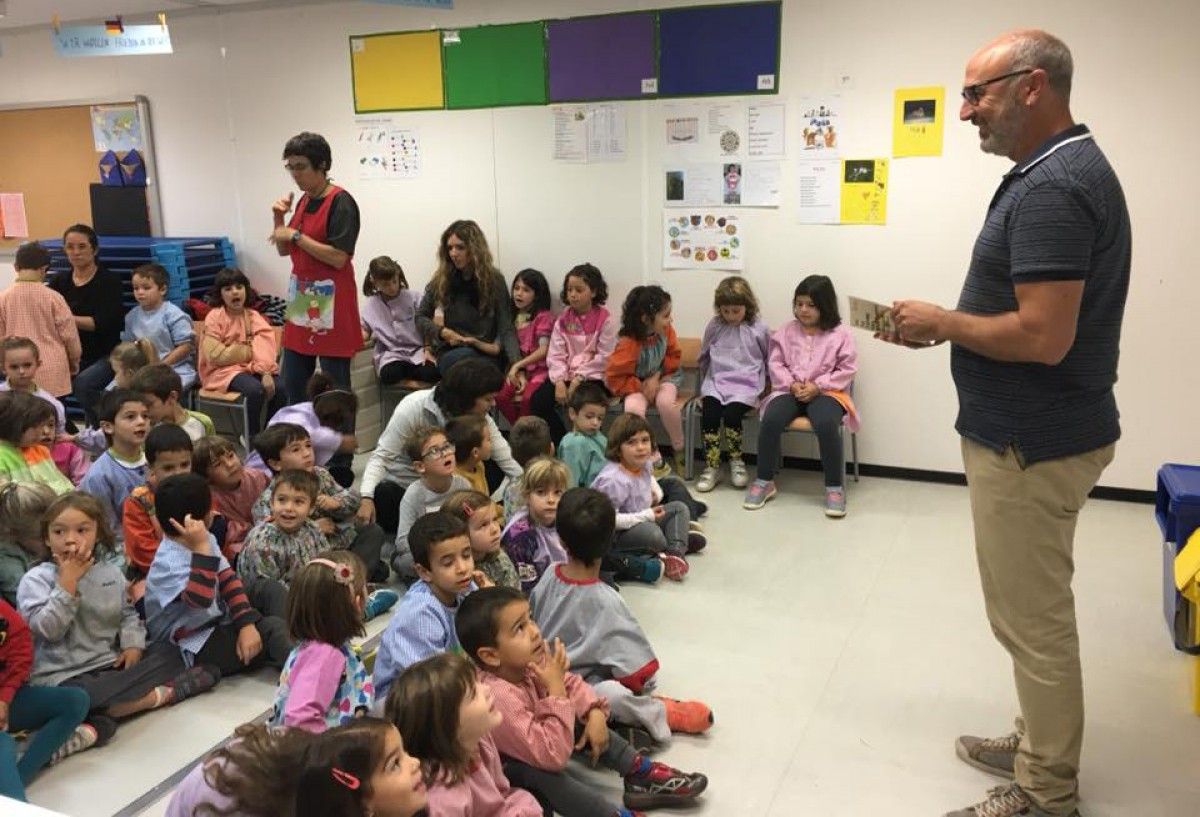 L'alcalde Xavier Codina presenta els pressupostos participatius a l'escola la Serreta