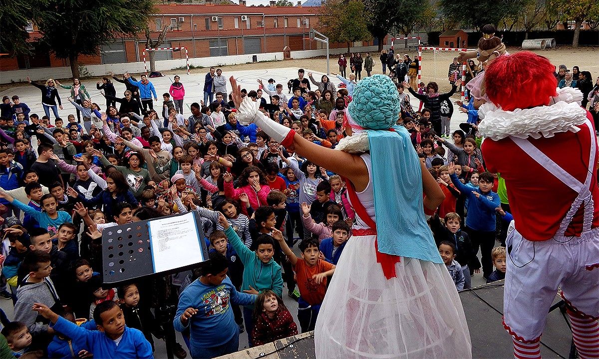 Inauguració de la pista poliesportiva de l'Escola Sant Vicenç