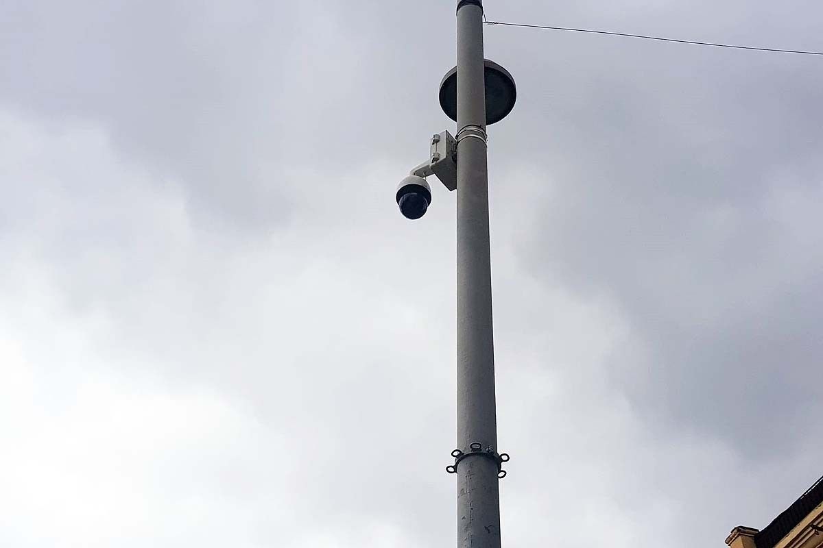 Càmera de vigilància instal·lada aquest dimarts a la plaça Europa