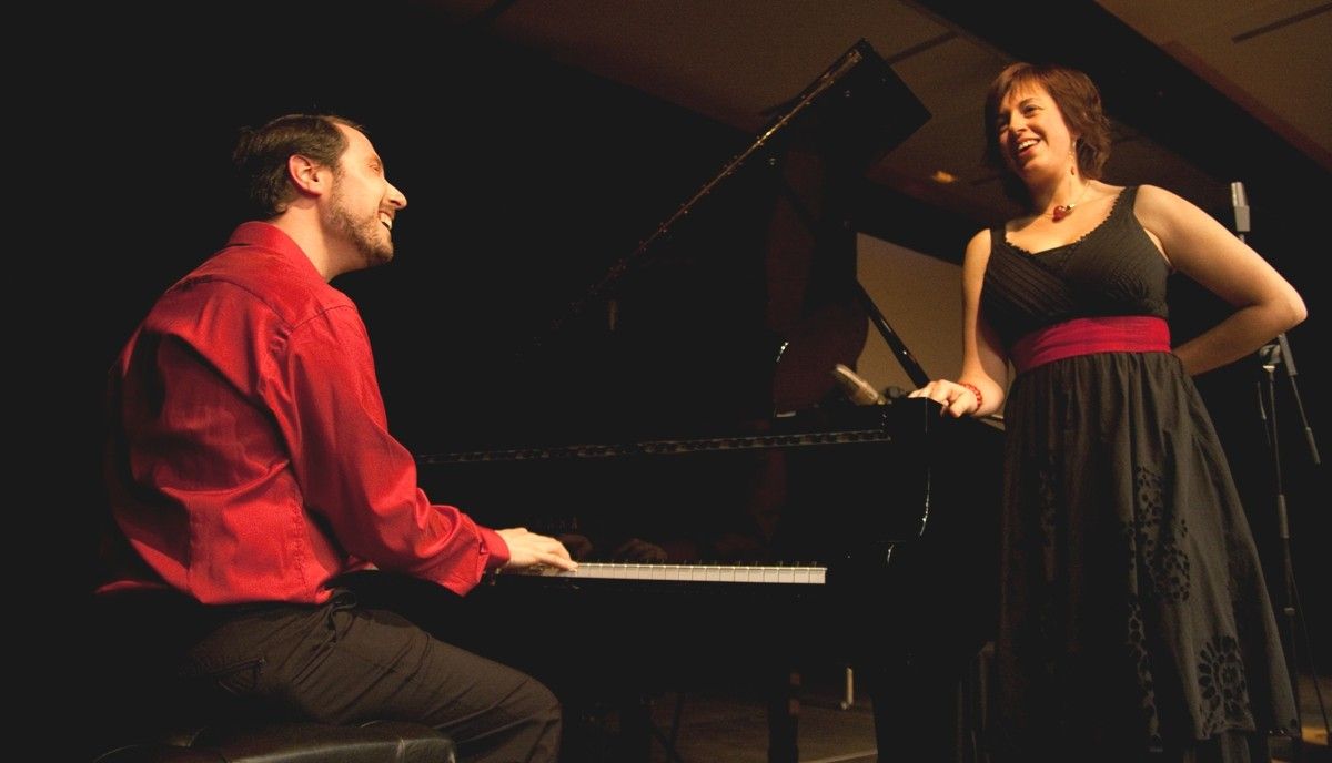 La cantant Núria Cols i el pianista David Martell oferiran divendres un concert d'homenatge a la chanson française