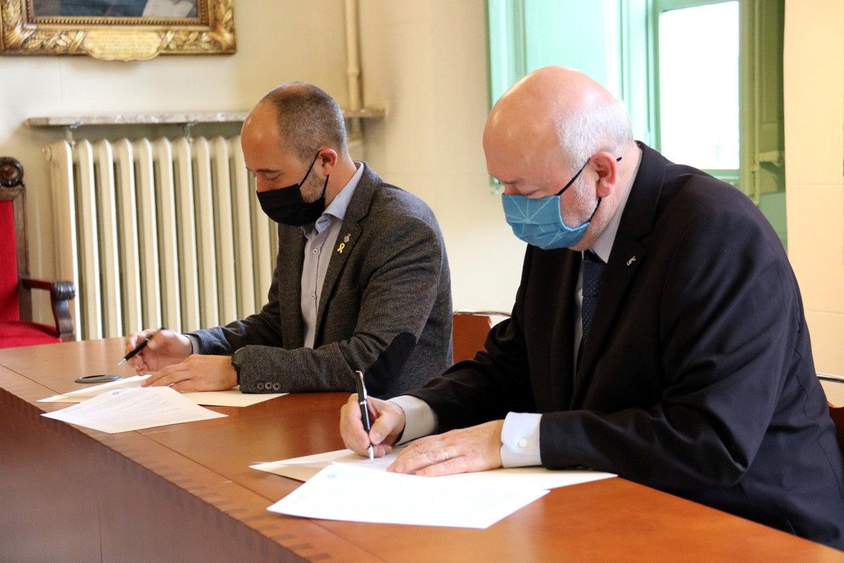 Signatura de l'acord entre l'Ajuntament de Manresa i la UPC