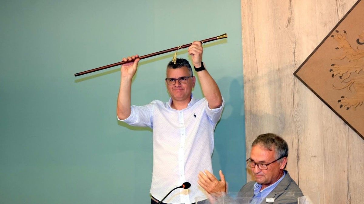 David Canyadó en el moment de ser investit alcalde de Castellnou