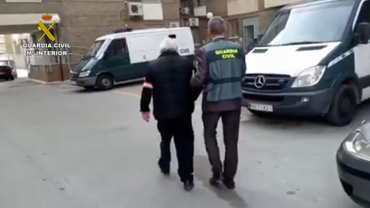 L'arrestat, que va ser detingut a Castelló de la Plana, respon a les sigles M.M.T i té 73 anys