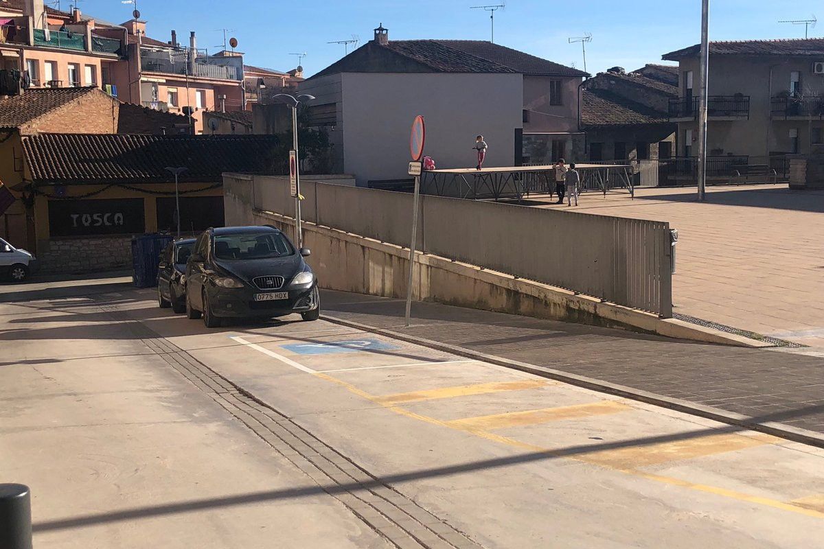 Plaça d'aparcament per a persones amb mobilitat reduïda de Moià