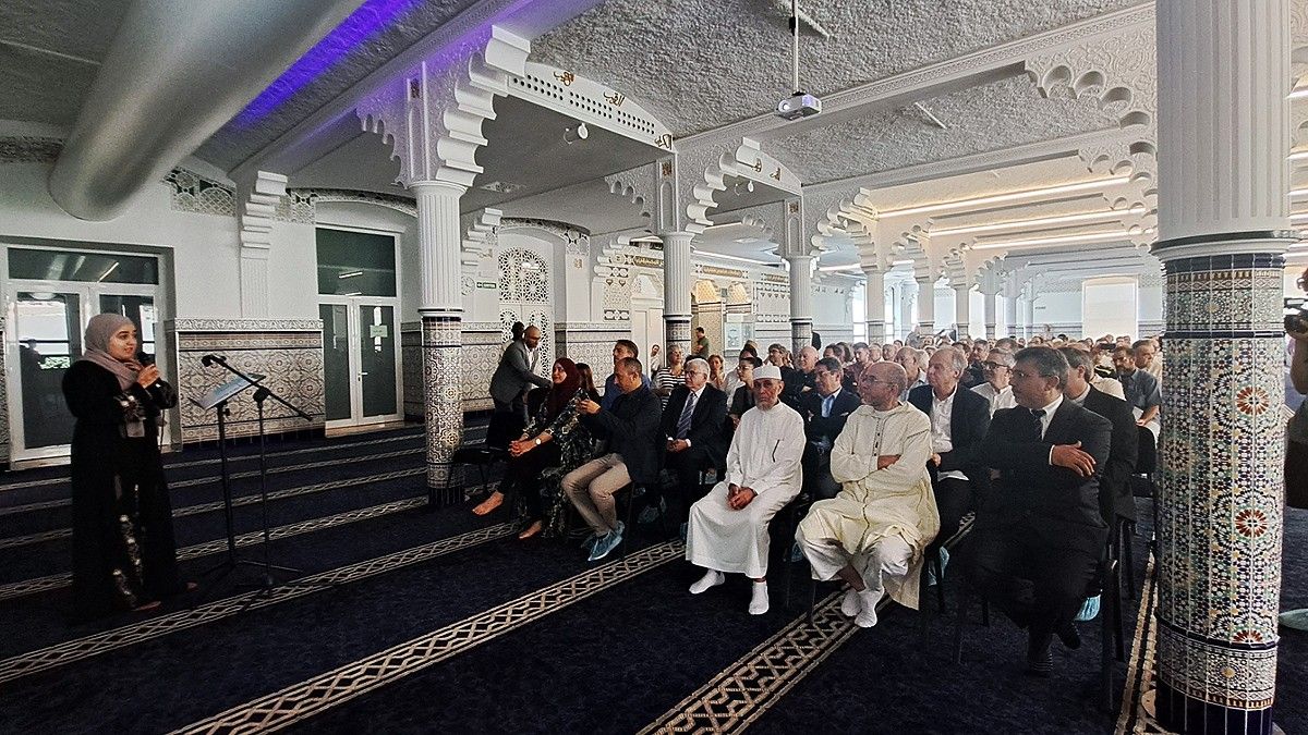 Meriam Hajji Astitou ha conduït la inauguració de la mesquita Al Fath