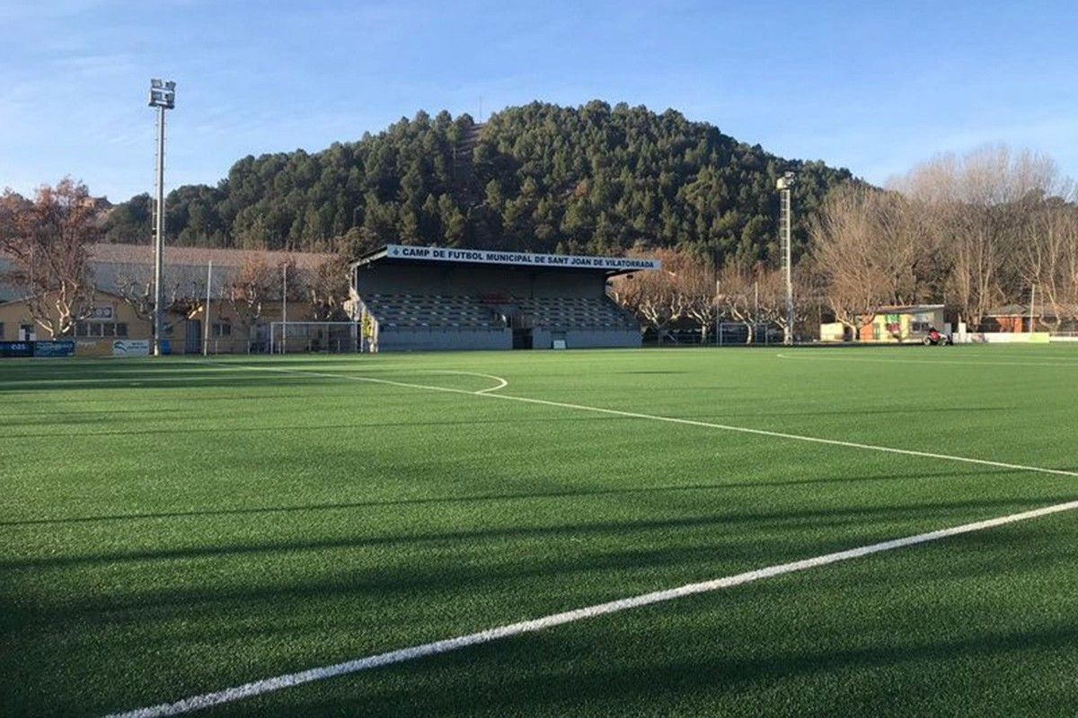 Nova gespa artificial al camp de futbol de Sant Joan de Vilatorrada