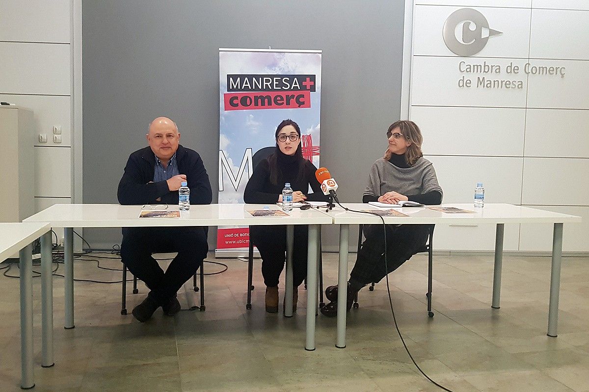 Joan Tomasa, Tània Infante i Núria Masgrau durant la roda de premsa