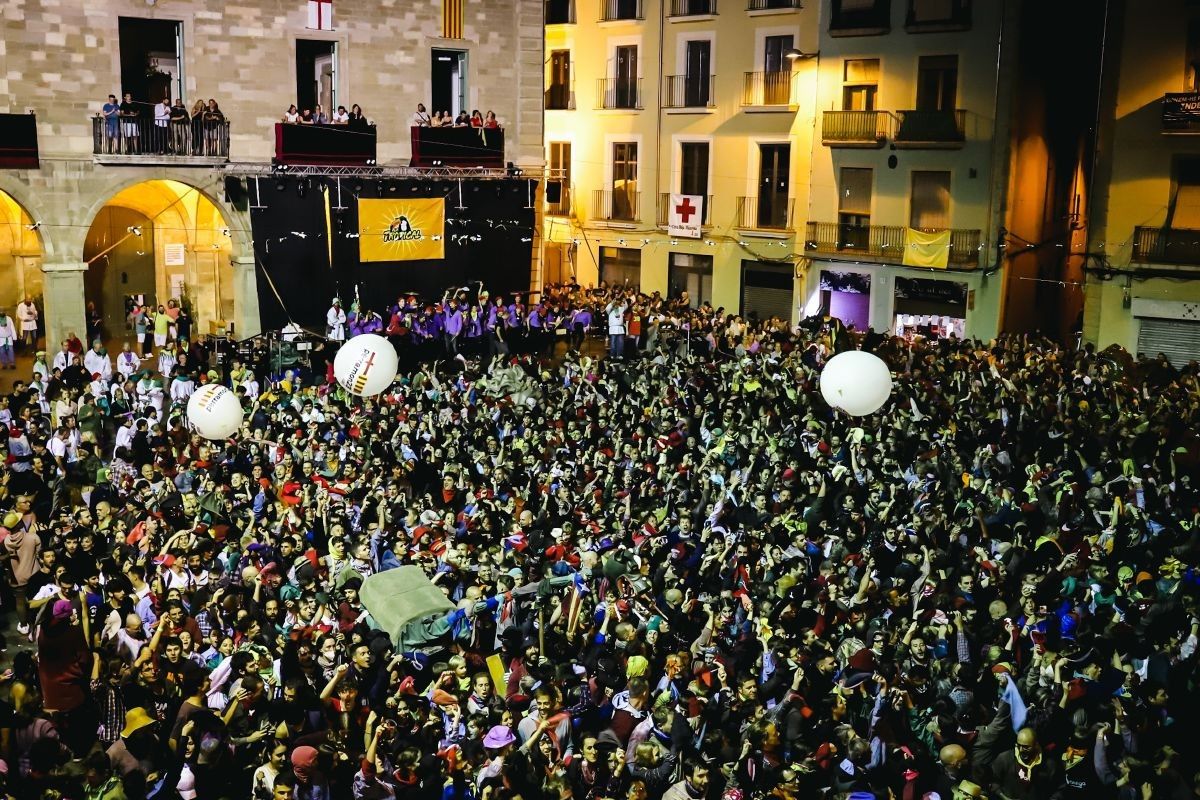 Les vistes del Correfoc des del balcó de l'Ajuntament són espectaculars