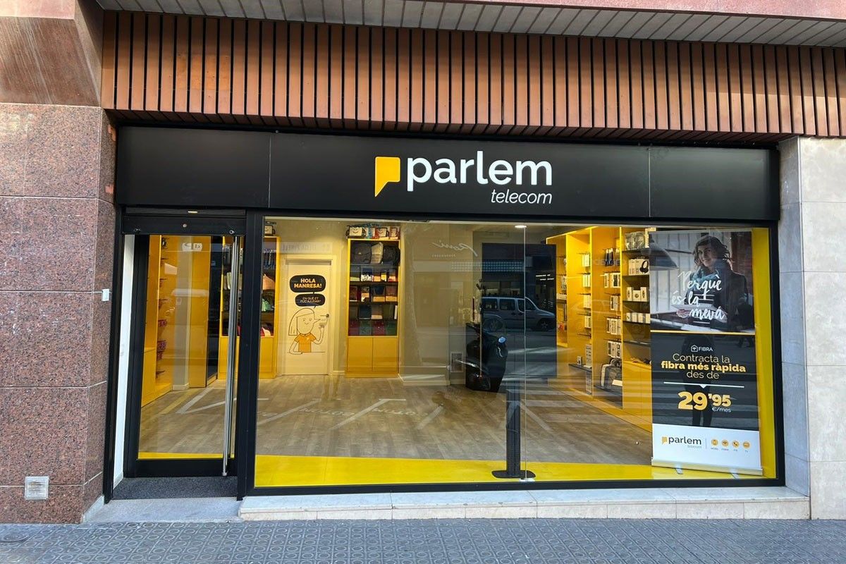 Nova botiga de Parlem Telecom al passeig Pere III de Manresa