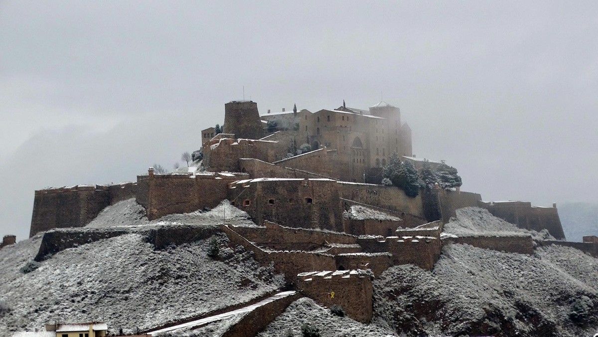 El castell de Cardona nevat, aquest dimecres