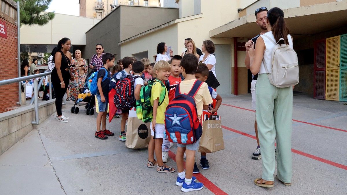 Primer dia de classe a l'Institut Escola Manresa, antiga escola Joviat