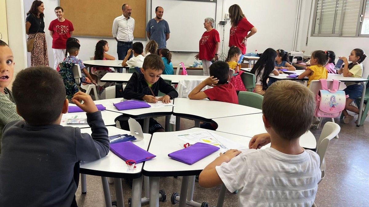 Marc Aloy i Pol Huguet durant la visita a l'Escola Serra i Hunter