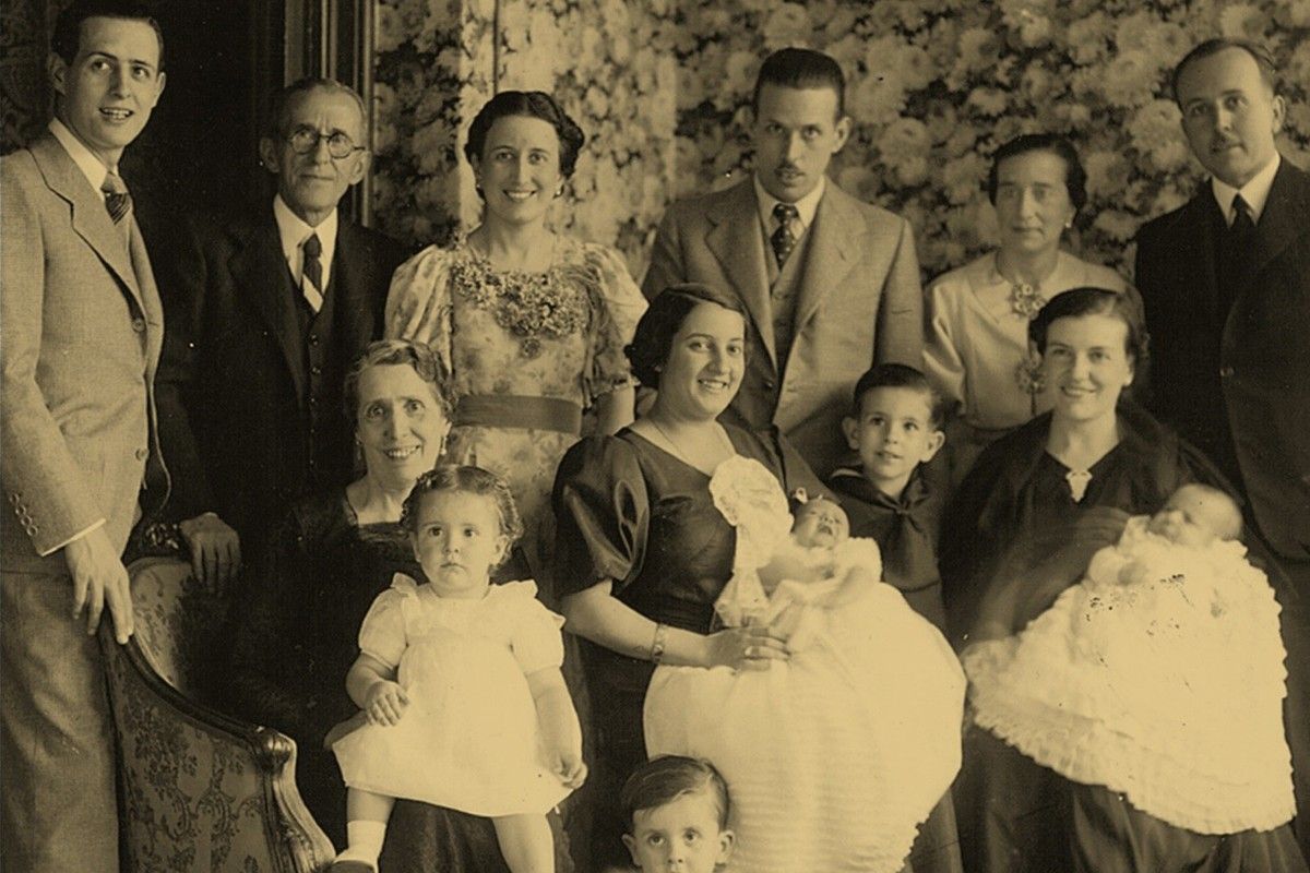 Fotografia de la família Vidal usada a la portada del llibre