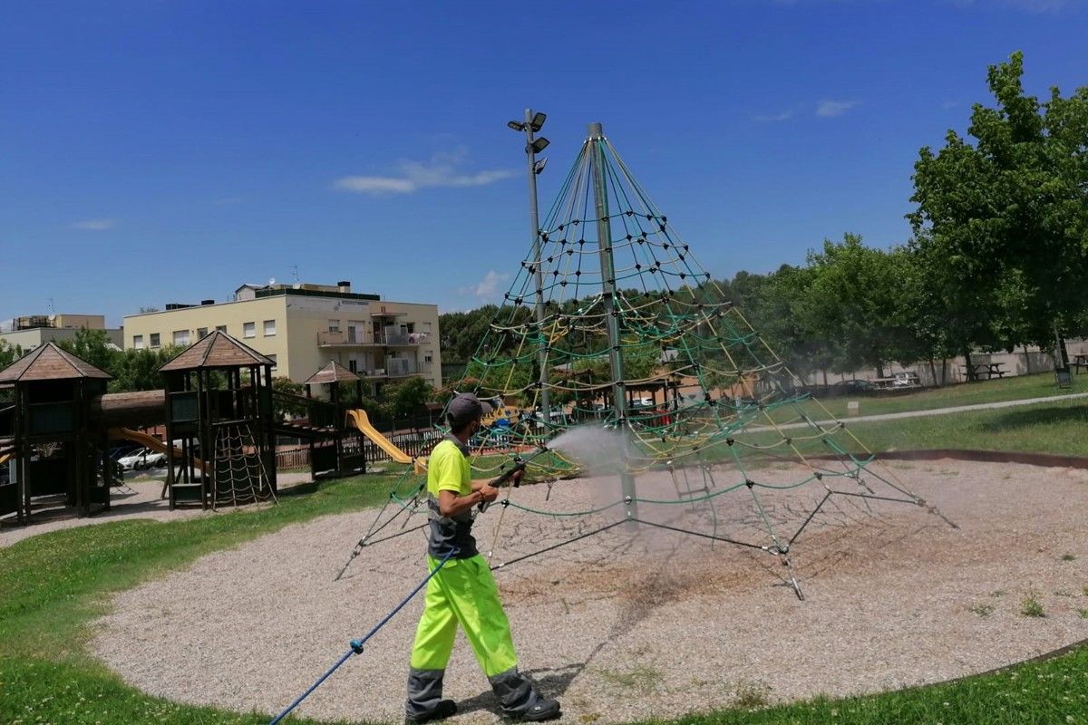 Sant Fruitós desinfecta els parcs infantils aquest divendres