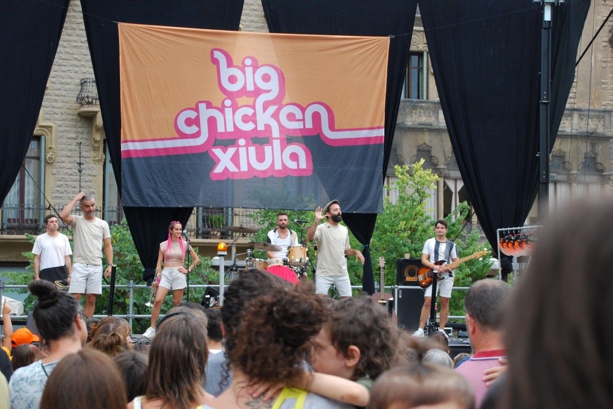 El grup Xiula durant el concert que van oferir durant la Festa Major Infantil de Manresa (2022)