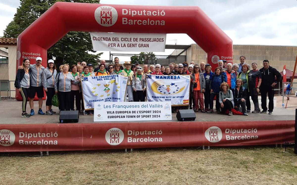 Participants de Manresa a la caminada de les Franqueses del Vallès