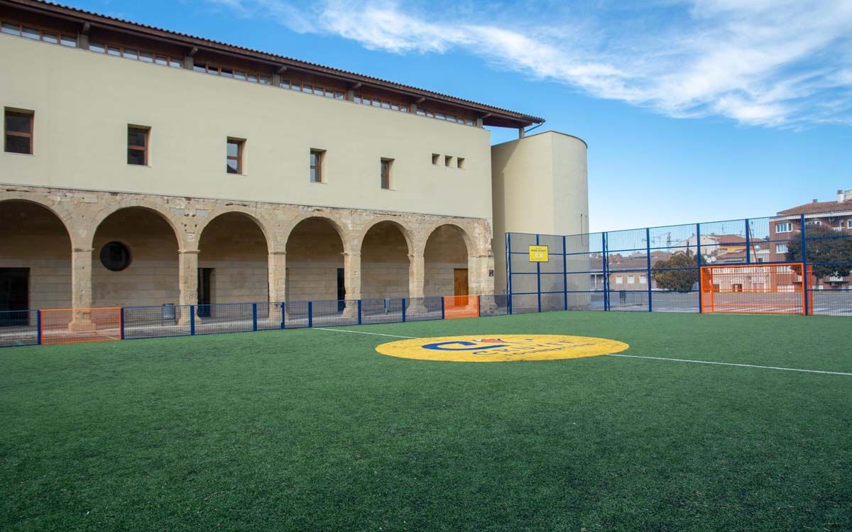Camp de futbol Cruyff Court, on es farà futbol cada dilluns