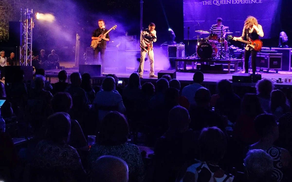 El concert de Bulsara Tribute Queen va omplir el Parc de Can Font