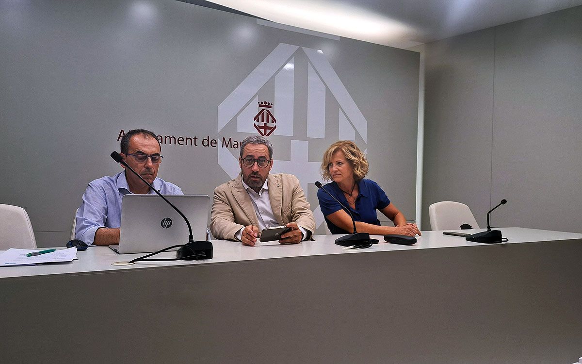 Josep Gili, Ramon Bacardit i Mònica de Llorens durant la roda de premsa